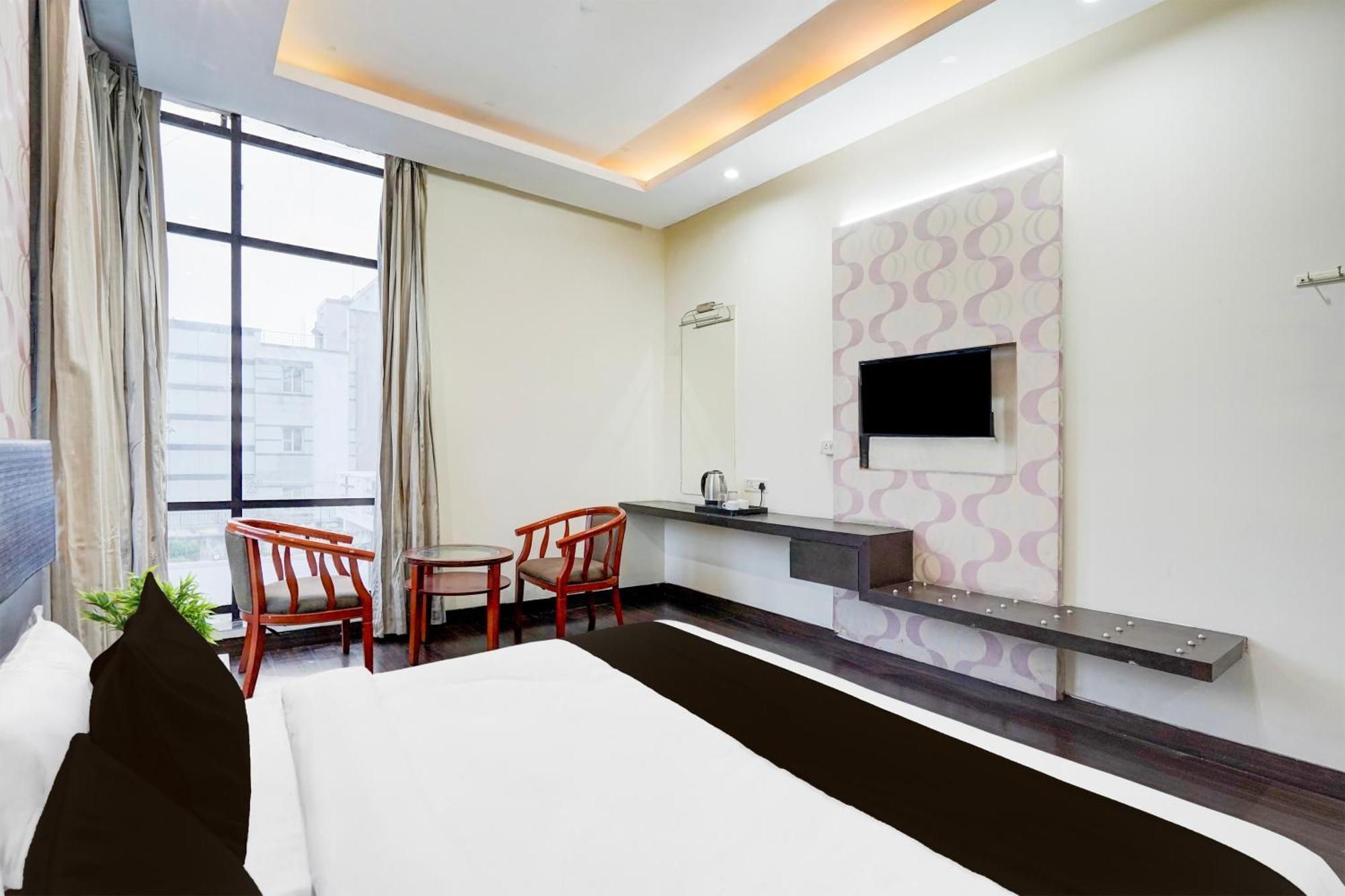 Super Townhouse Sector 51 Noida Near Metro Station Hotel Exterior photo