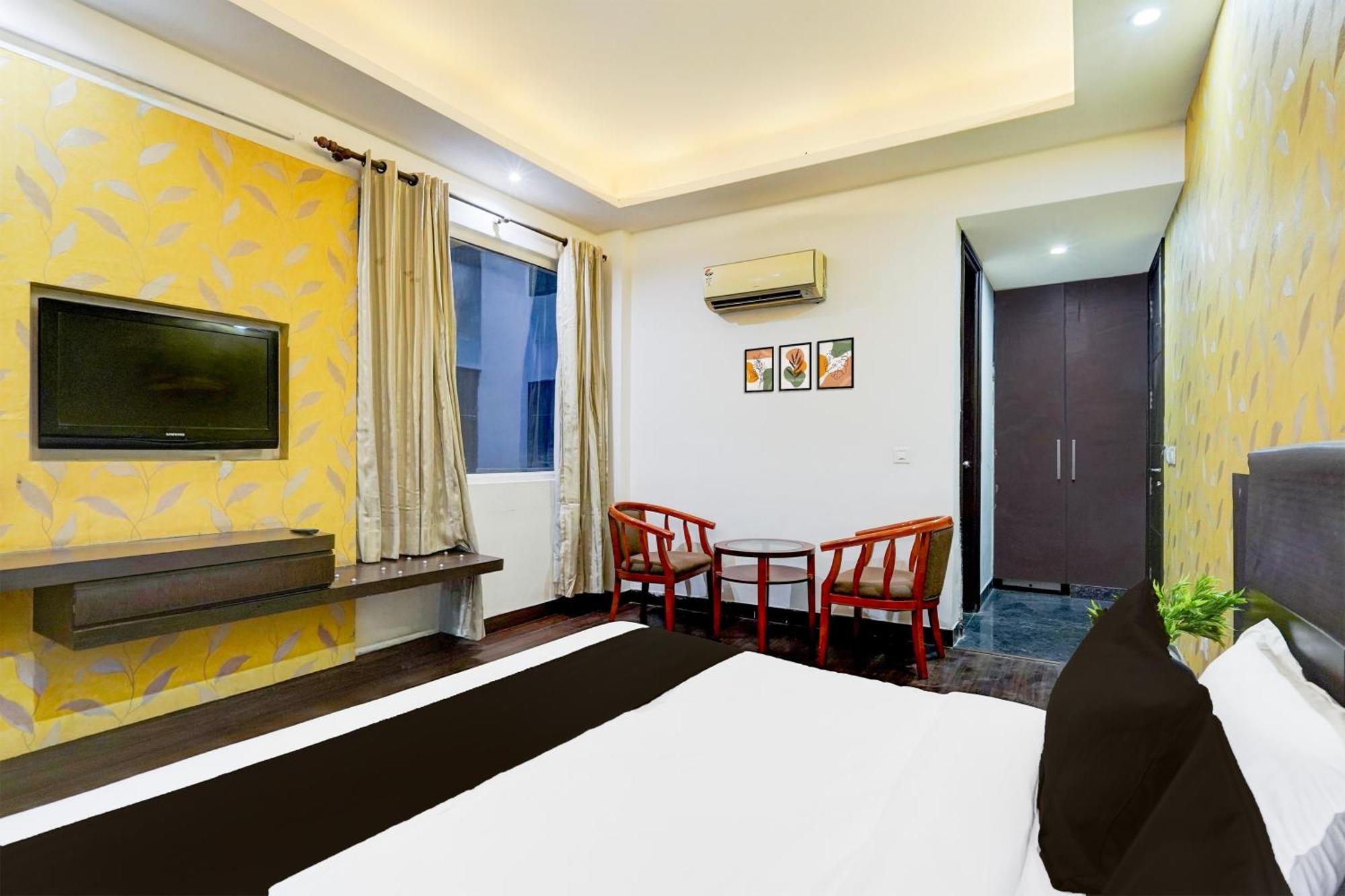 Super Townhouse Sector 51 Noida Near Metro Station Hotel Exterior photo