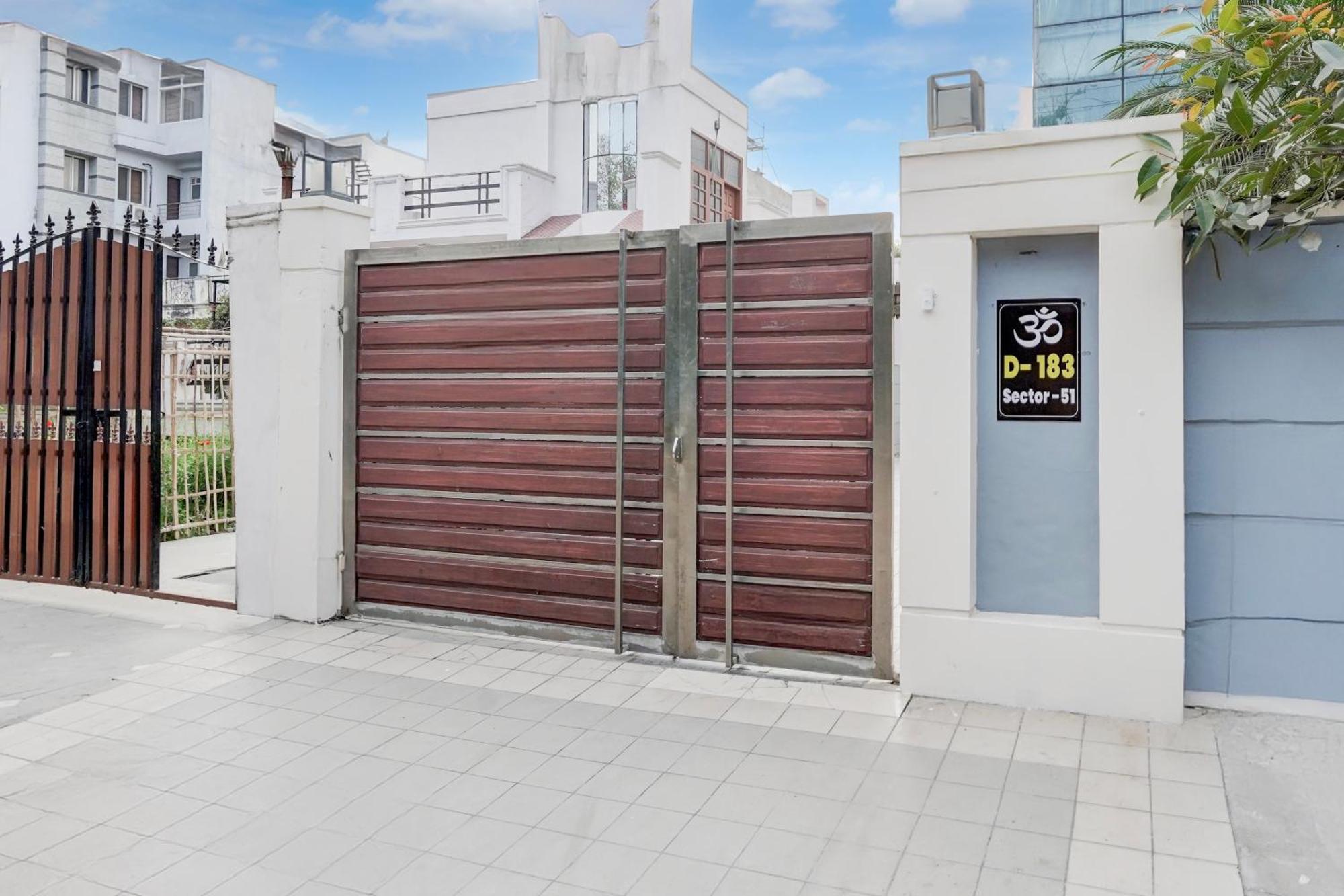 Super Townhouse Sector 51 Noida Near Metro Station Hotel Exterior photo
